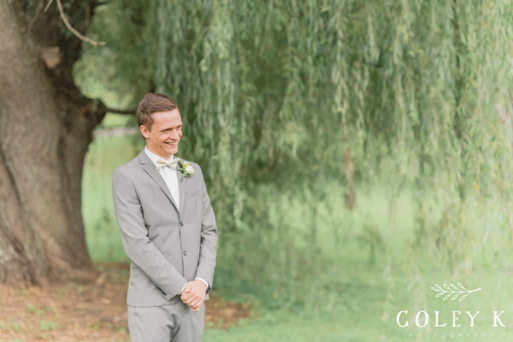 Grooms reaction first look
